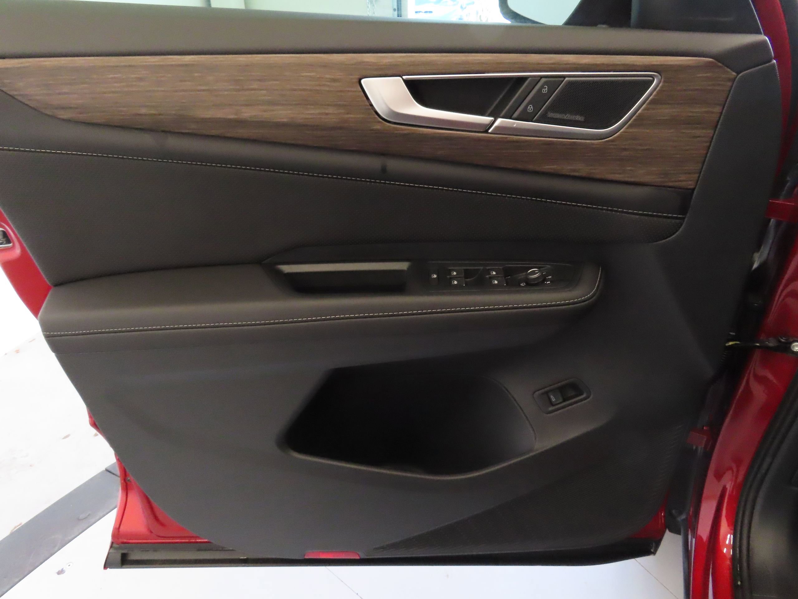 New 2025 Volkswagen Atlas SEL Premium R-Line AWD/4WD image 11