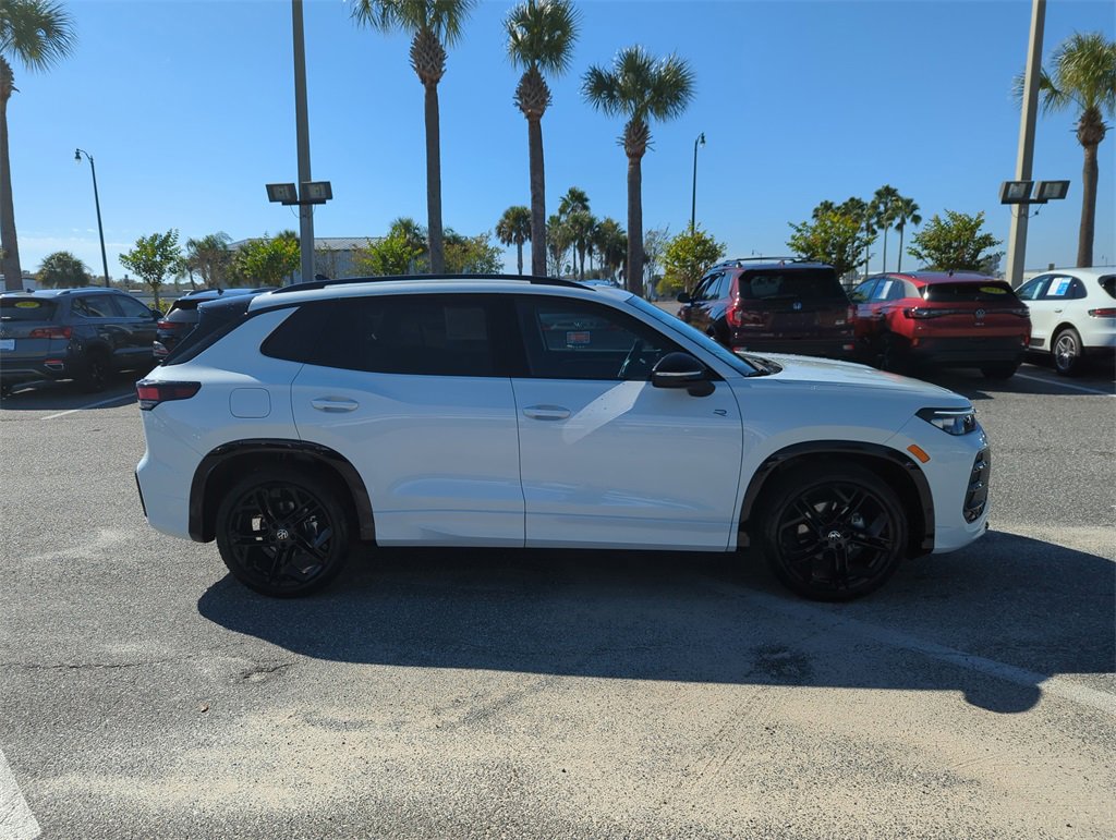 New 2026 Volkswagen Tiguan SE R-Line image 3