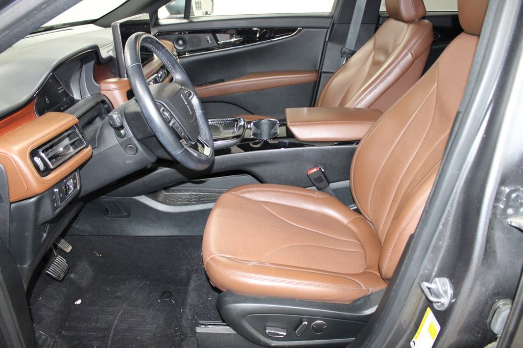 Used 2022 Lincoln Nautilus Reserve w/ Equipment Group 201A image 18