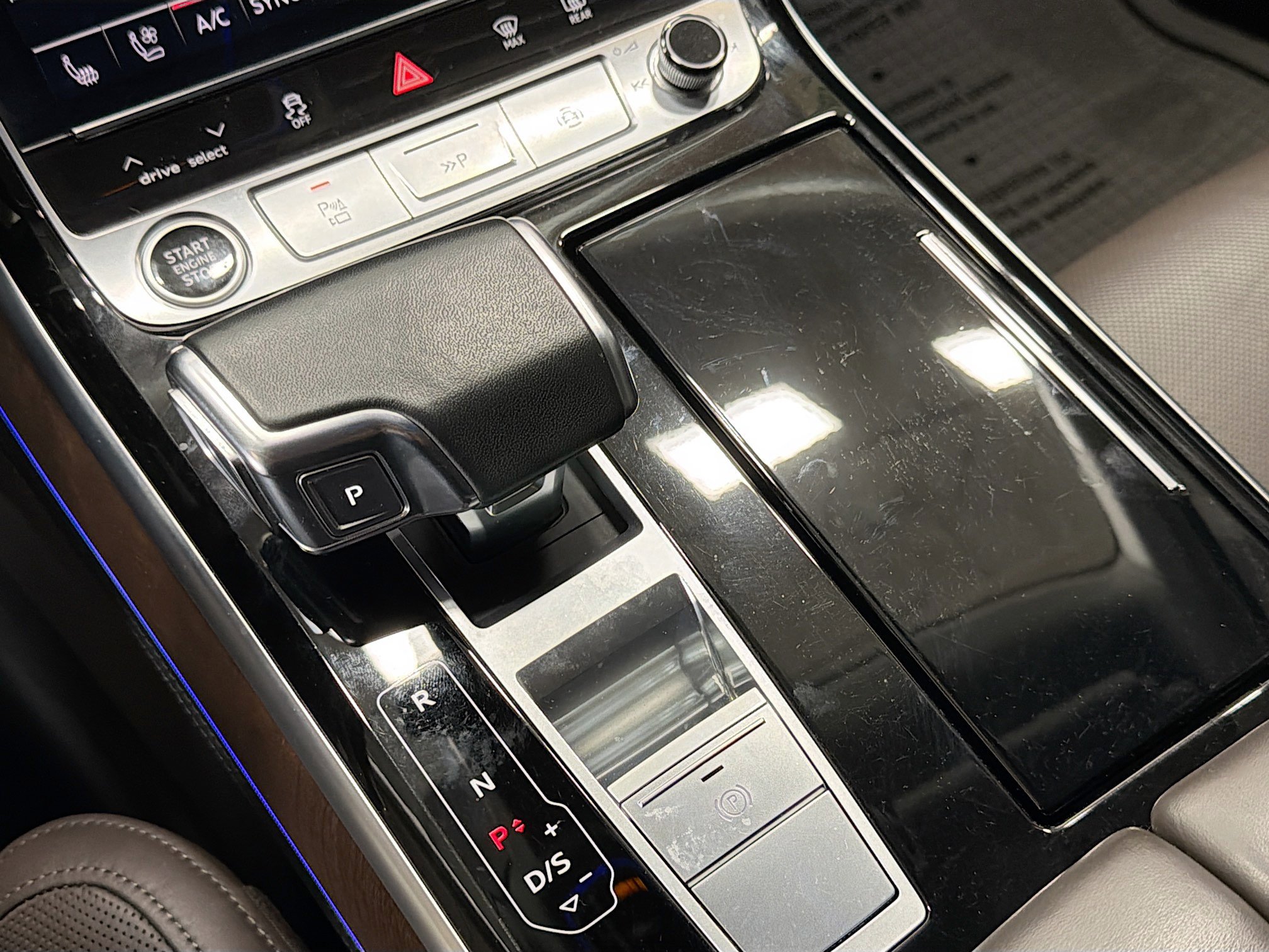 Used 2023 Audi A8 L 3.0T w/ Luxury Package image 28