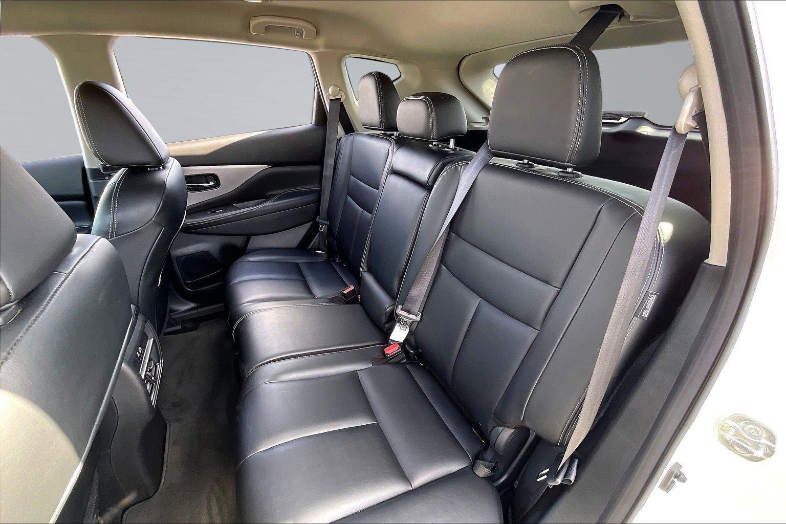 Certified 2024 Nissan Murano SV w/ SV Midnight Edition Package FWD image 26