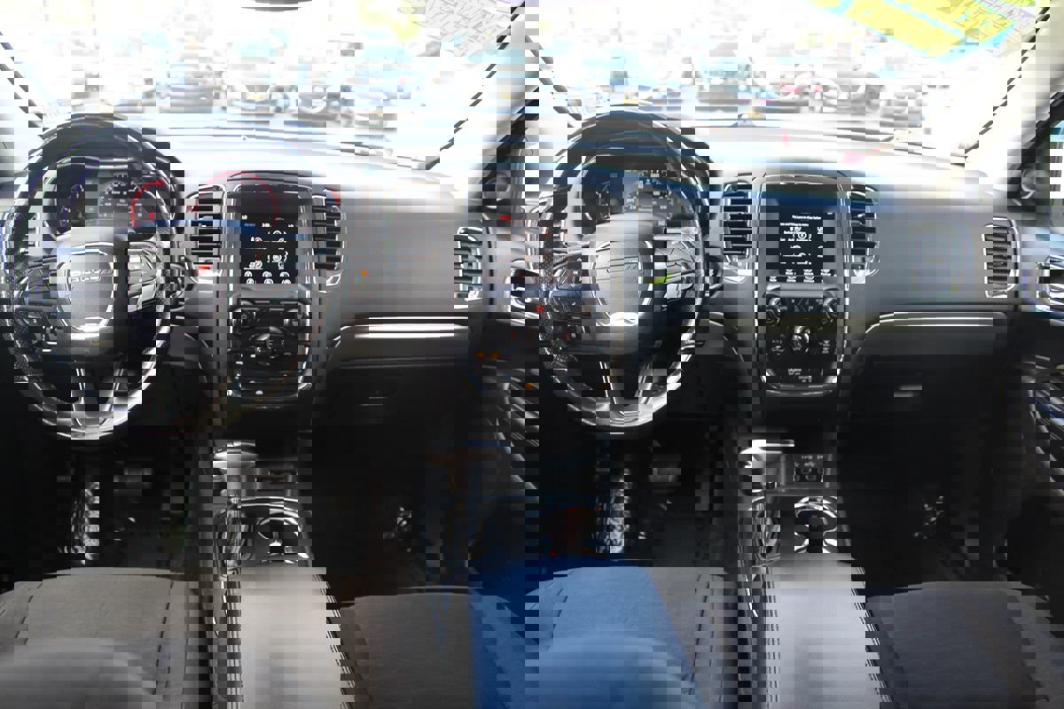 Used 2018 Dodge Durango SXT w/ 3rd Row Seating Group AWD/4WD image 32