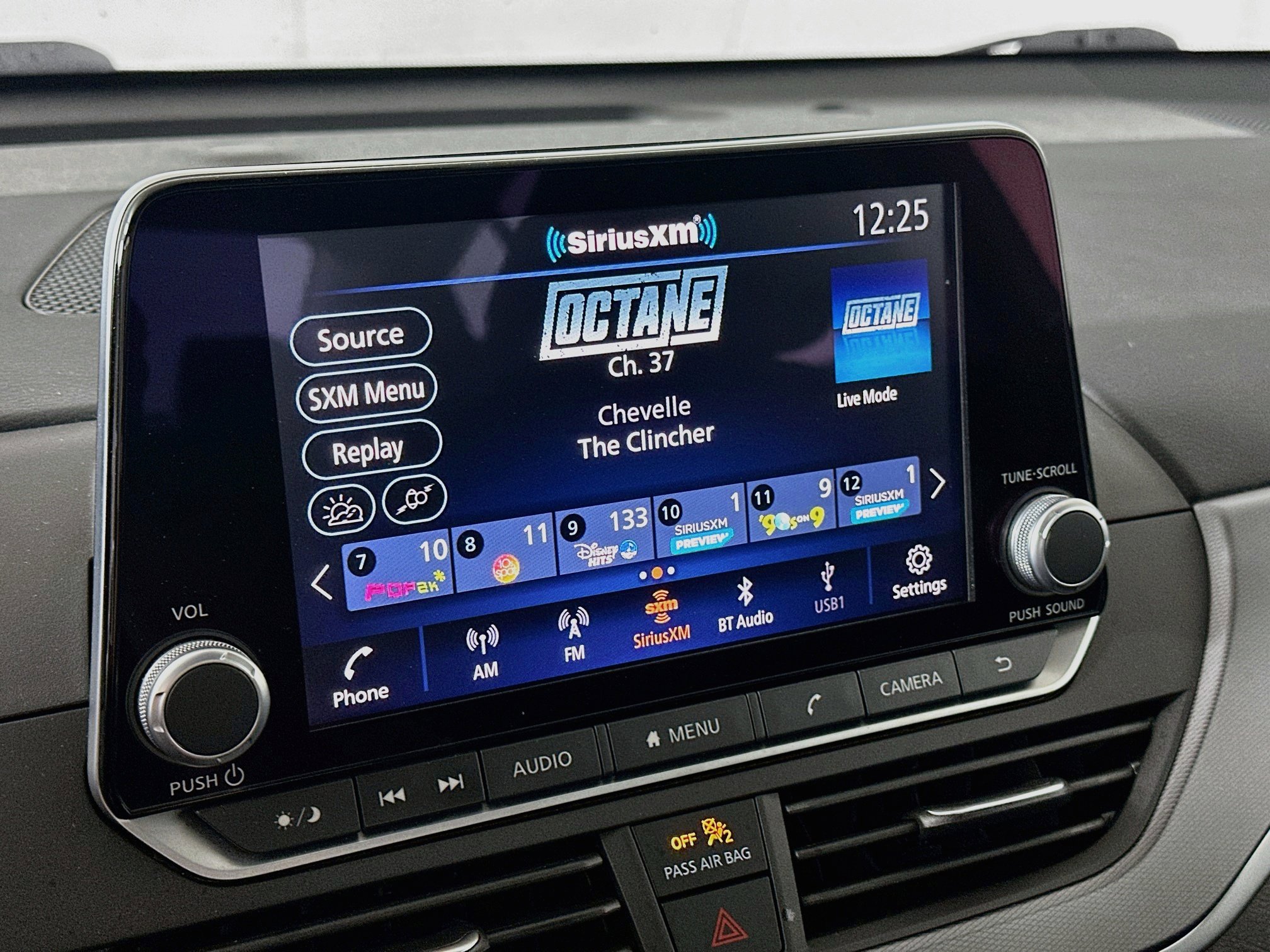 Used 2023 Nissan Altima 2.5 SR FWD image 19