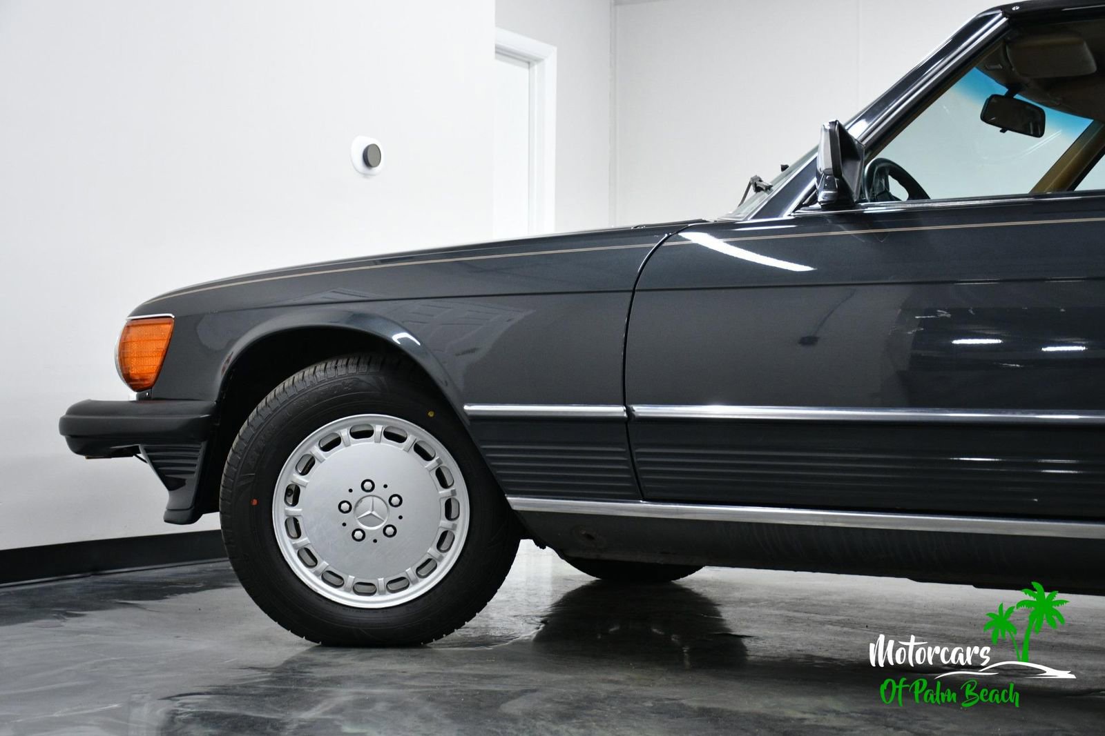 Used 1989 Mercedes-Benz 560 SL image 10