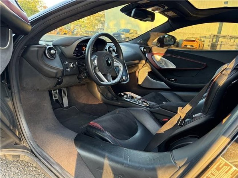 Used 2023 McLaren GT image 7