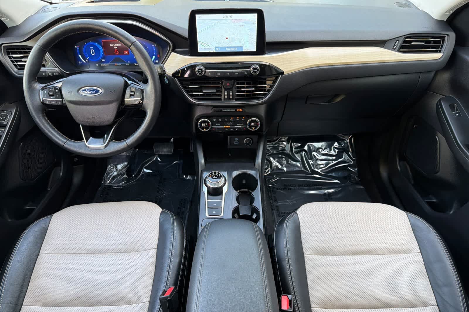 Used 2021 Ford Escape Titanium w/ Titanium Elite Package AWD/4WD image 3