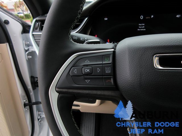 New 2025 Jeep Grand Cherokee L Limited w/ Black Appearance Package image 9