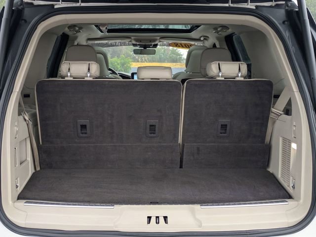 Used 2018 Lincoln Navigator Reserve w/ Technology Package image 27