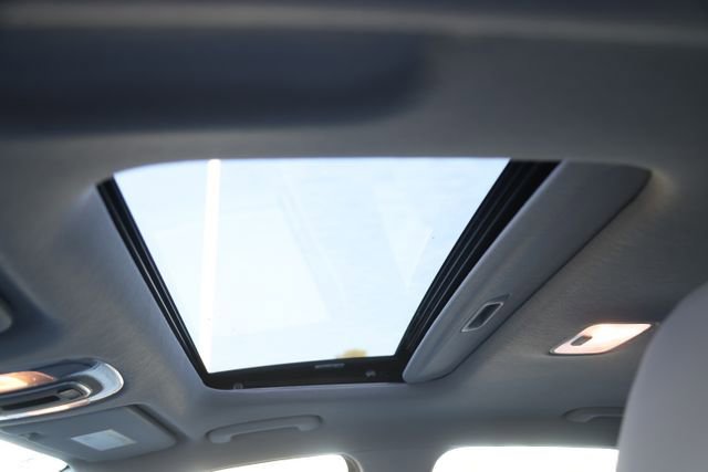 New 2025 Hyundai Elantra Limited image 7