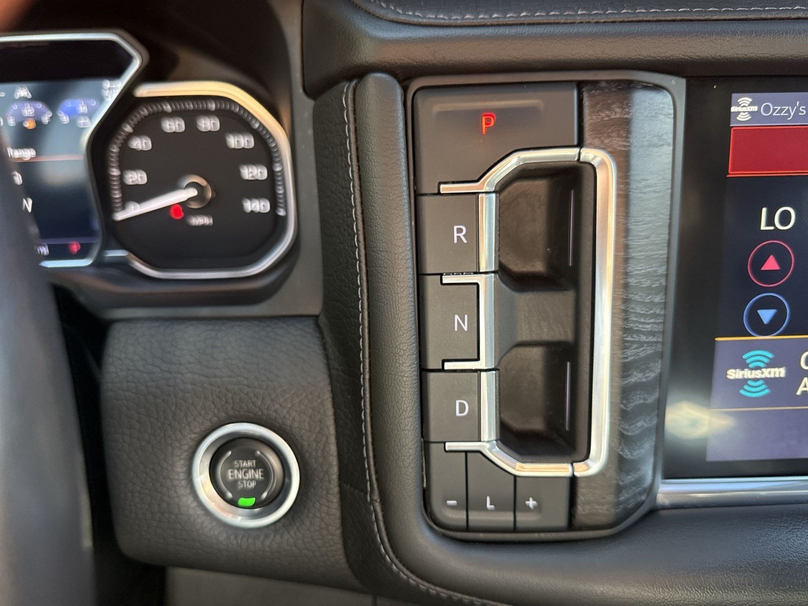 Used 2021 GMC Yukon Denali w/ Denali Premium Package AWD/4WD image 21