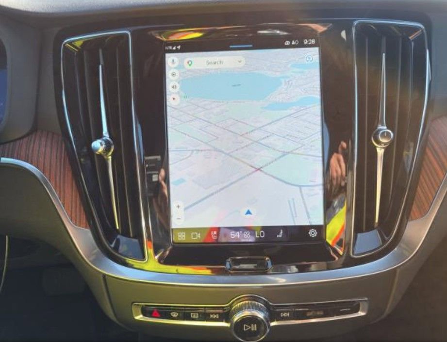 Used 2025 Volvo V60 B5 Cross Country Plus AWD/4WD image 5