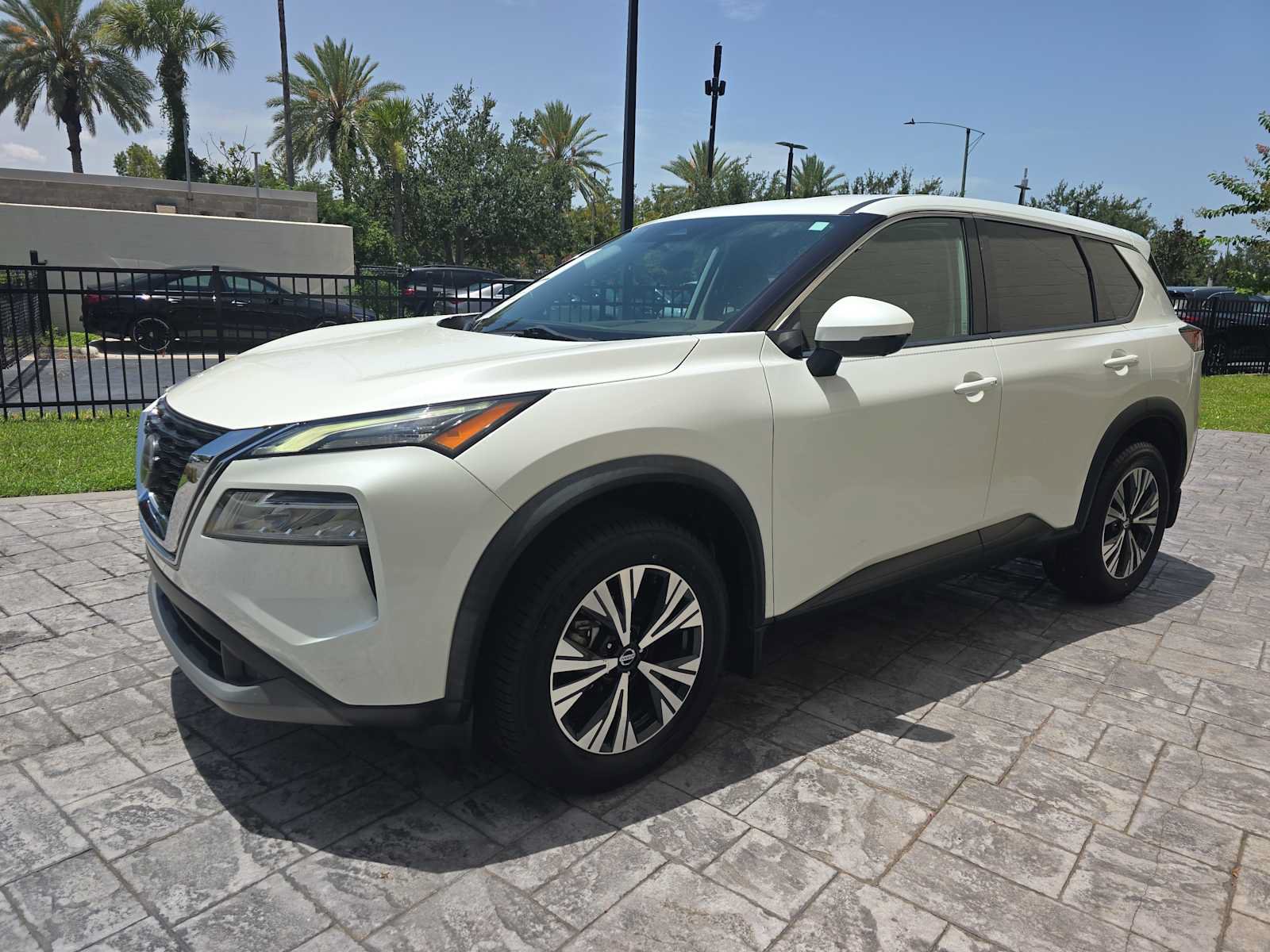 Used 2021 Nissan Rogue SV FWD image 7