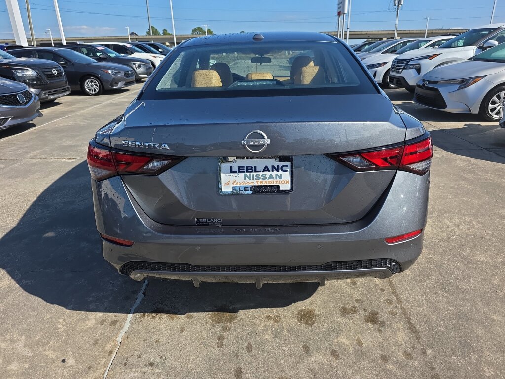 Used 2025 Nissan Sentra SV w/ SV Premium Package image 2