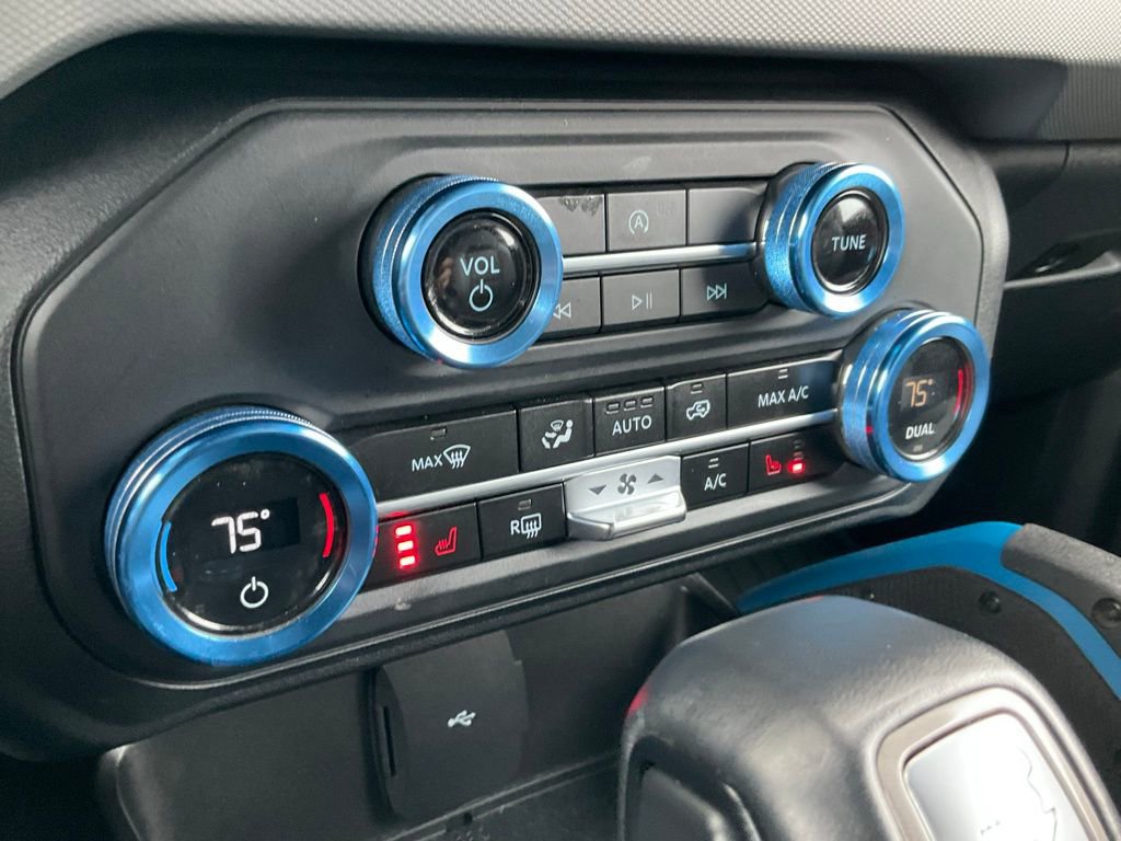 Certified 2023 Ford Bronco Black Diamond image 3