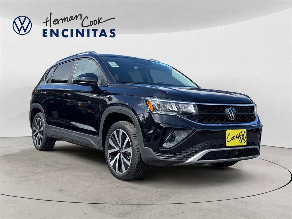 Used 2024 Volkswagen Taos SE image 7
