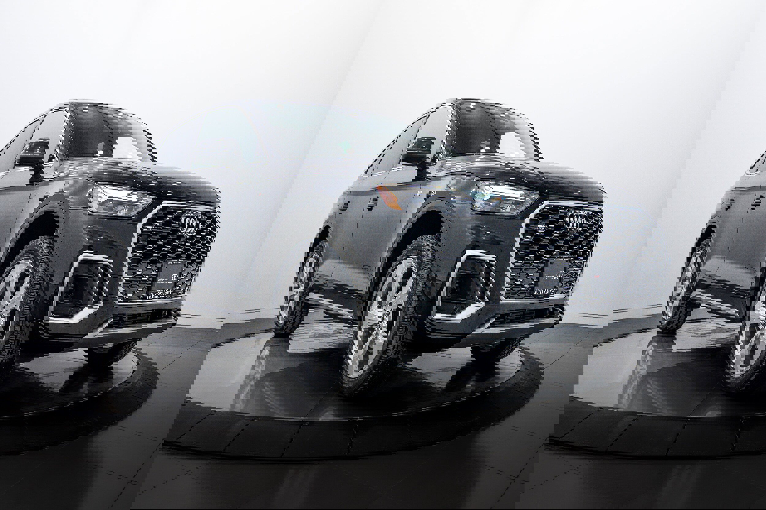 Certified 2025 Audi Q5 2.0T Premium Plus w/ Premium Plus Package