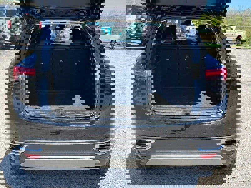 Used 2023 Buick Envision Preferred w/ Premium Seat Package image 5