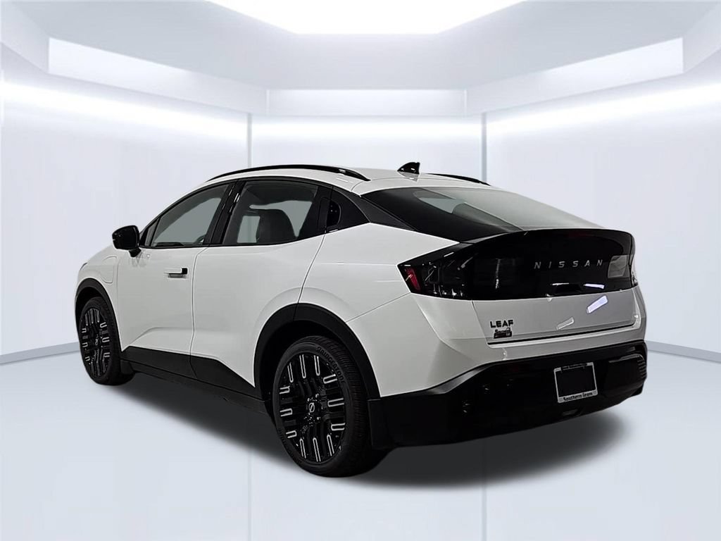 New 2026 Nissan Leaf Platinum+ w/ Cargo Package (Platinum+) FWD image 3