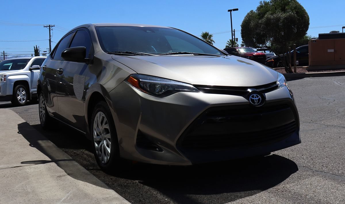 Used 2018 Toyota Corolla LE w/ Carpet Mat Package (TMS) FWD image 18
