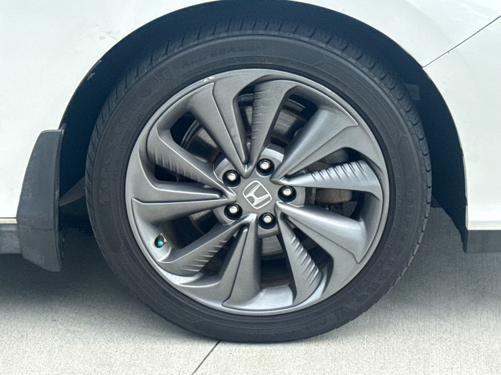 Certified 2018 Honda Clarity Touring image 11
