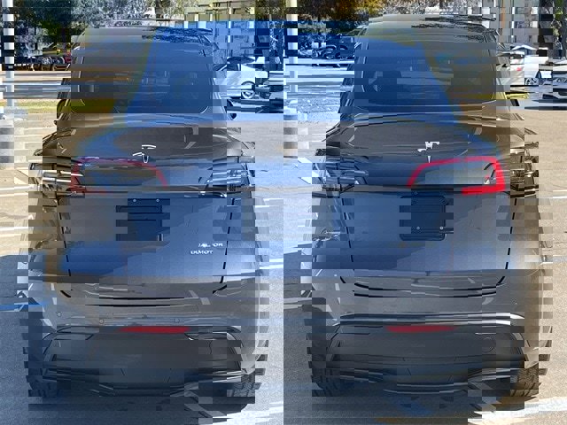 Used 2022 Tesla Model Y Long Range image 5