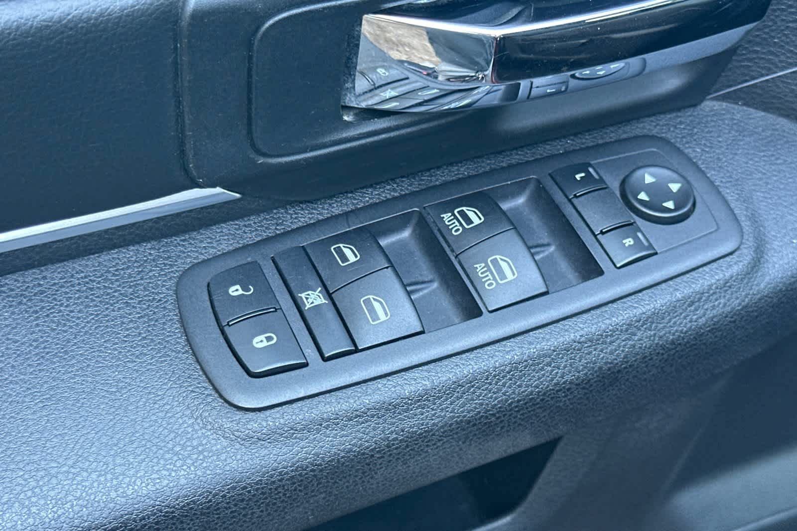 Used 2024 RAM 1500 Warlock AWD/4WD image 14