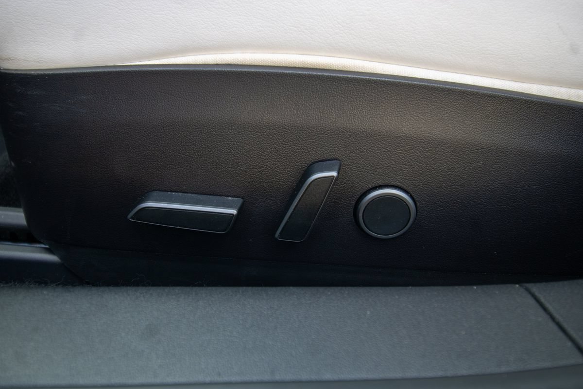 Used 2022 Tesla Model 3 Long Range AWD/4WD image 14