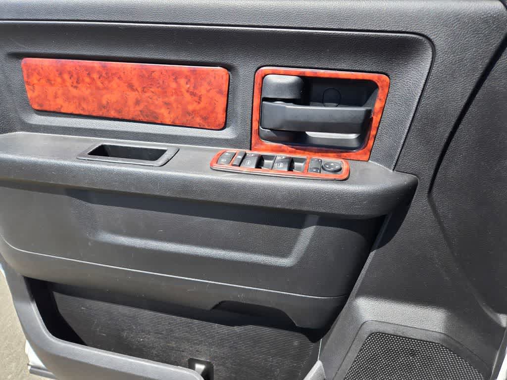Used 2018 RAM 3500 Tradesman w/ Chrome Appearance Group RWD image 19