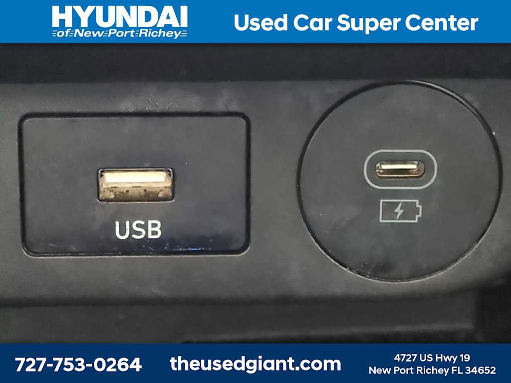 Used 2025 Hyundai Elantra Sport FWD image 21