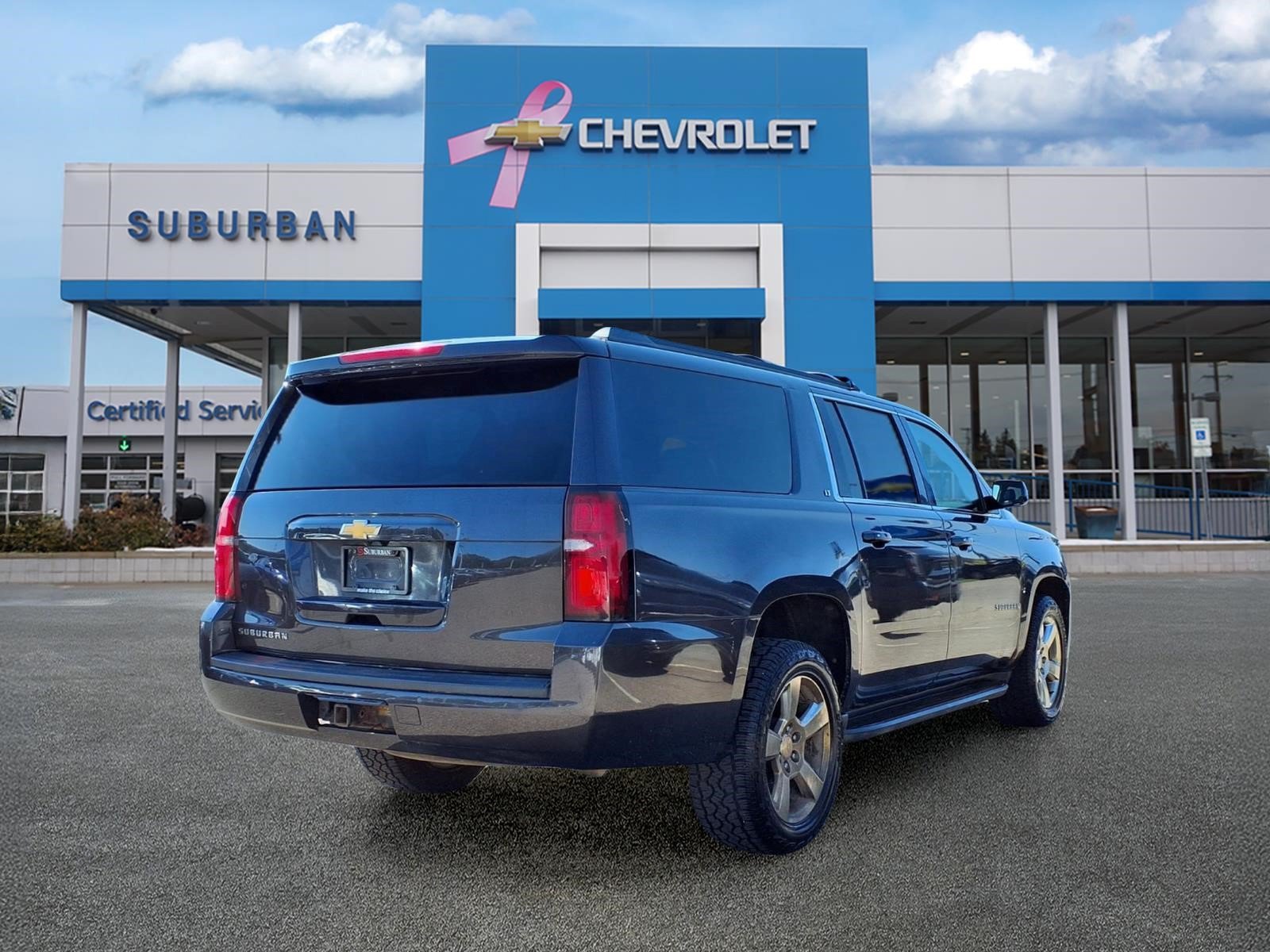 Used 2016 Chevrolet Suburban LT w/ Luxury Package AWD/4WD image 5
