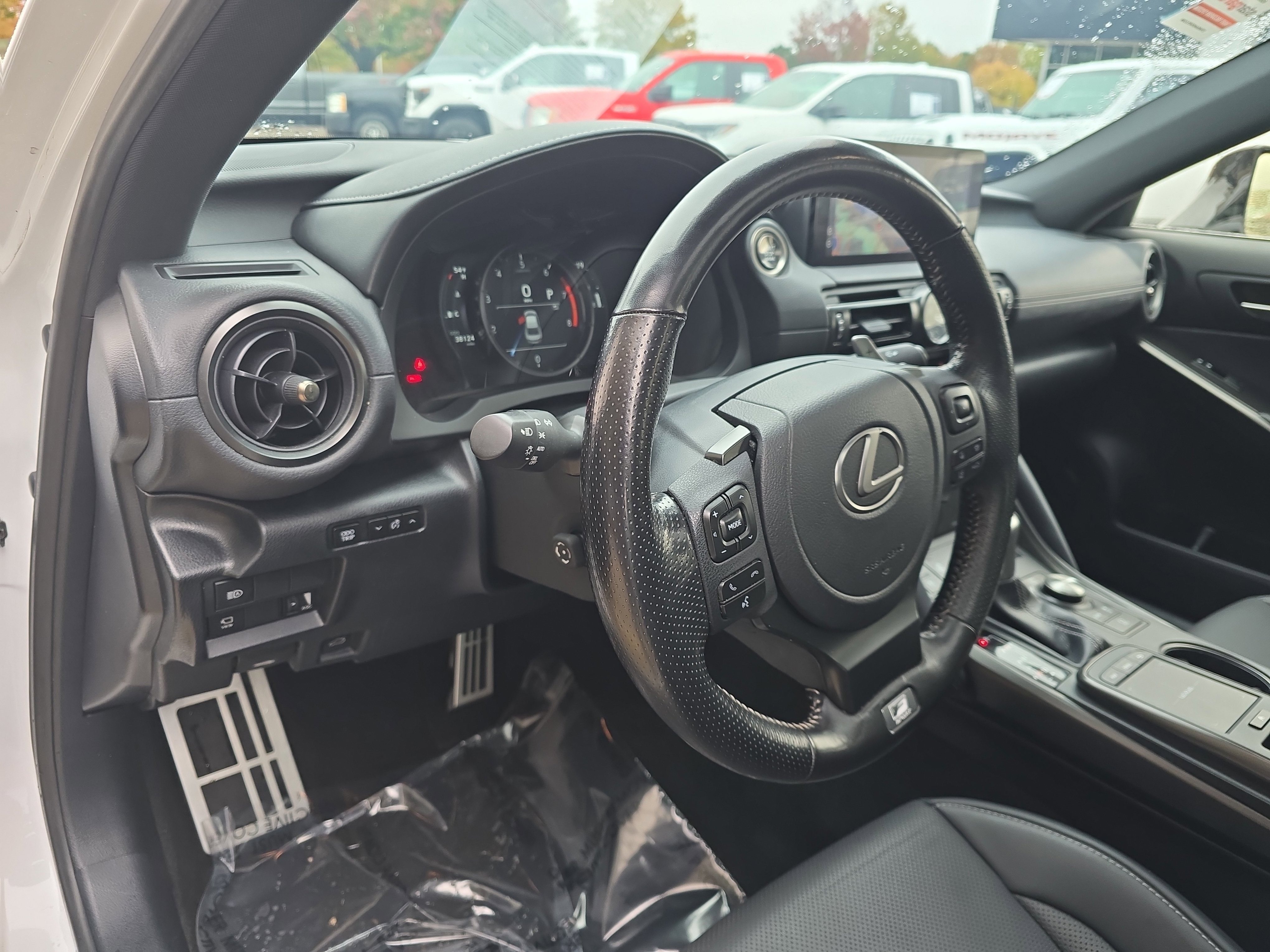 Used 2023 Lexus IS 350 F Sport image 15