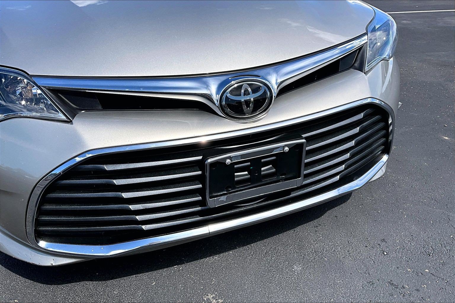 Used 2016 Toyota Avalon Limited w/ Toyota Safety Sense Package FWD image 29