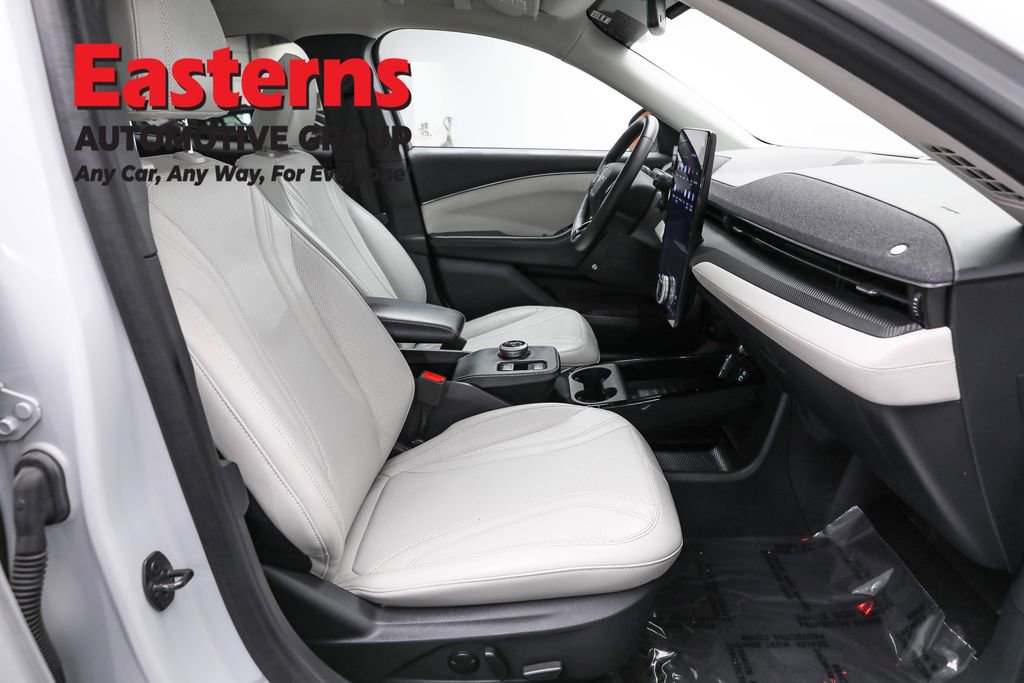 Used 2022 Ford Mustang Mach-E Premium image 26