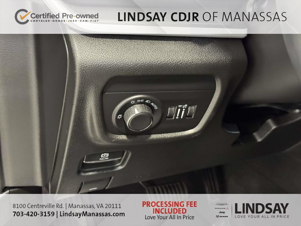 Used 2024 Jeep Grand Cherokee Altitude AWD/4WD image 29