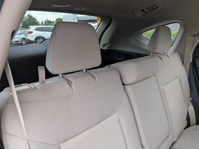 Used 2016 Honda CR-V SE image 17