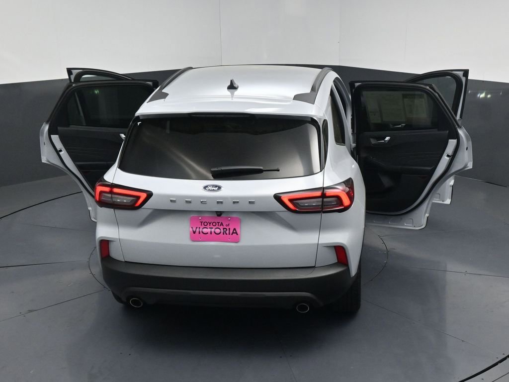 Used 2025 Ford Escape ST-Line FWD image 25
