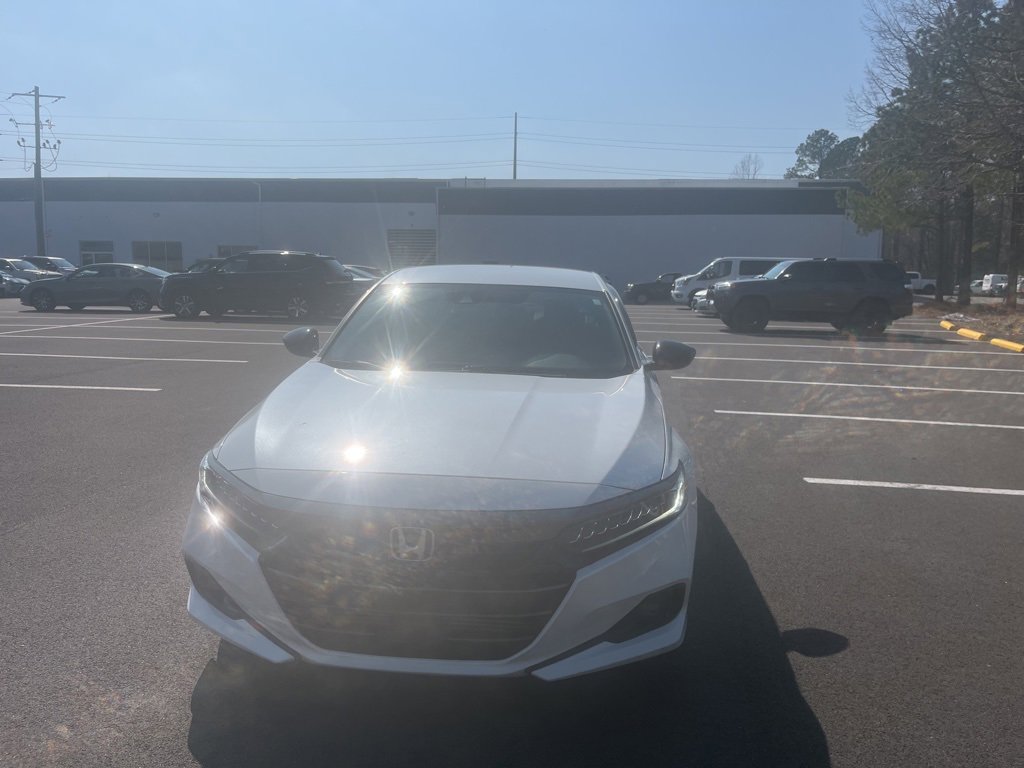 Used 2022 Honda Accord Sport image 2