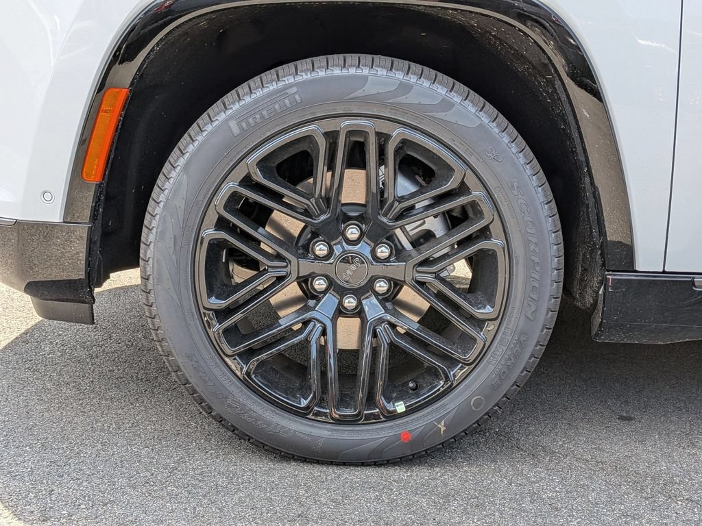 New 2026 Jeep Grand Wagoneer L Limited AWD/4WD image 32