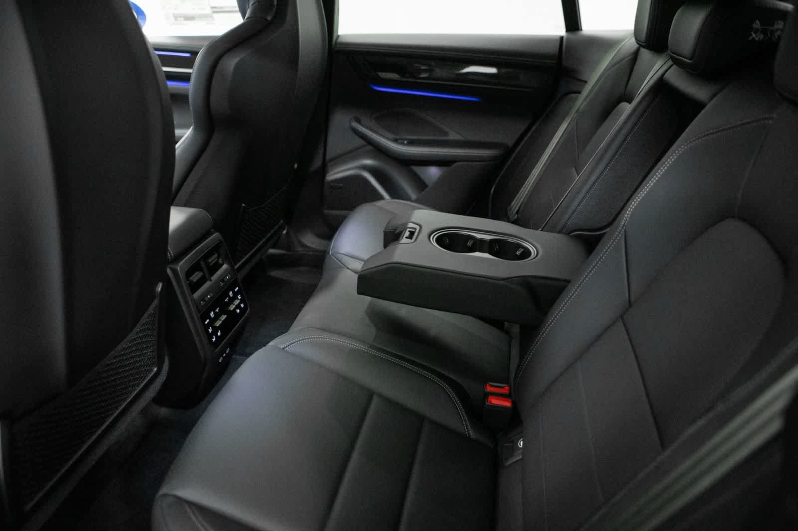 New 2026 Porsche Macan Turbo Electric AWD/4WD image 36
