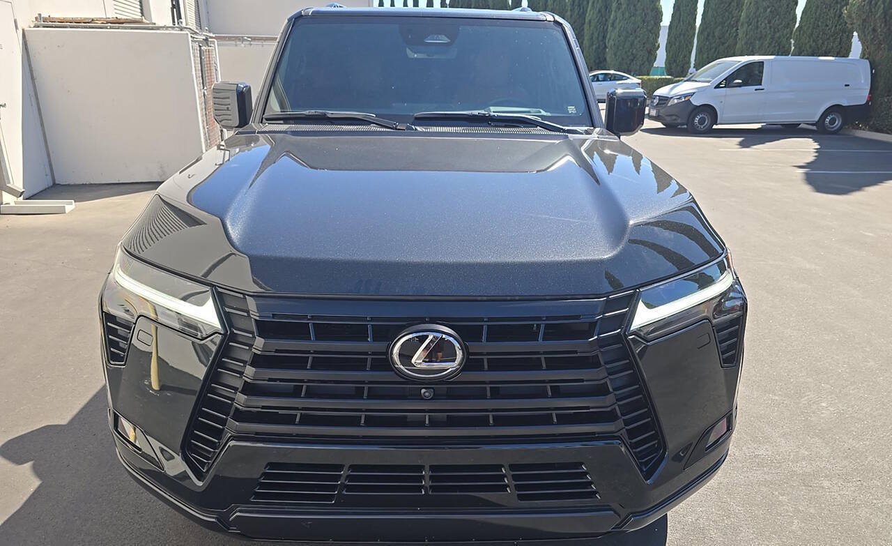 Used 2026 Lexus GX 550 w/ Cold Area Package AWD/4WD image 2