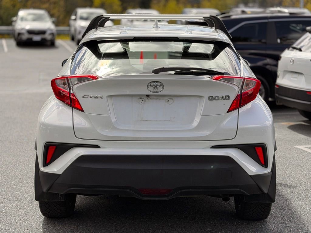 Used 2018 Toyota C-HR XLE FWD image 4