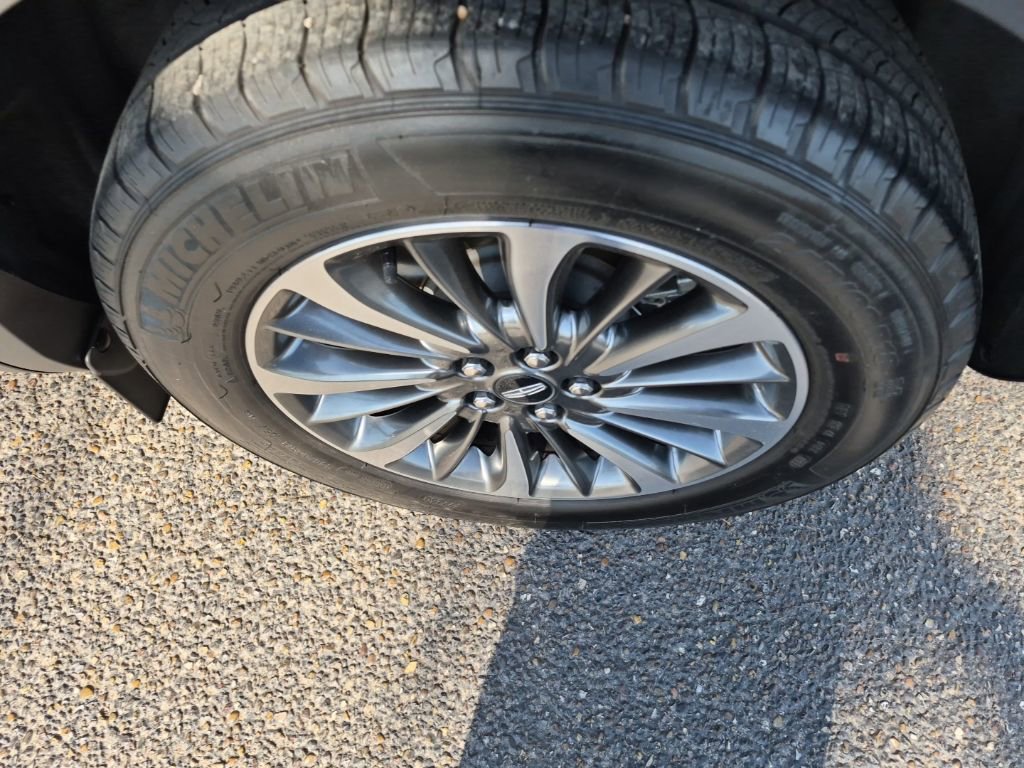 Certified 2023 Lincoln Nautilus FWD w/ Premium Package image 24