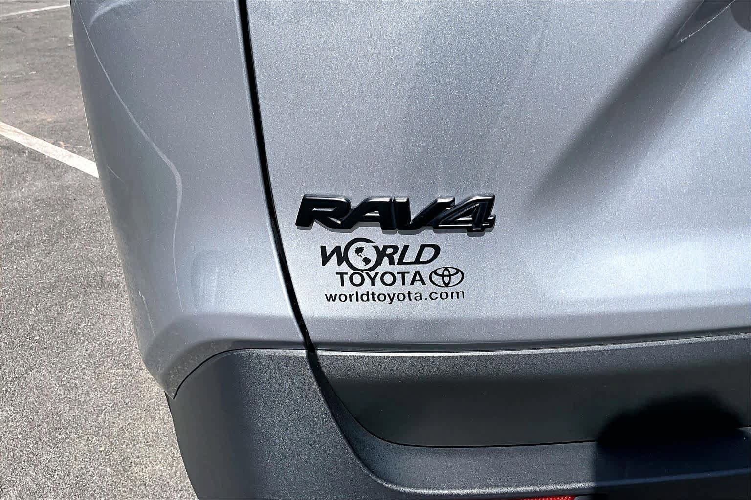 Used 2024 Toyota RAV4 XLE Premium FWD image 31