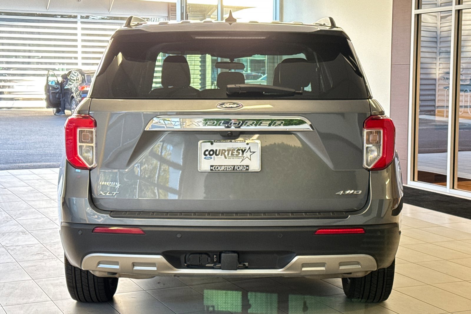 Used 2023 Ford Explorer XLT w/ Equipment Group 202A image 5