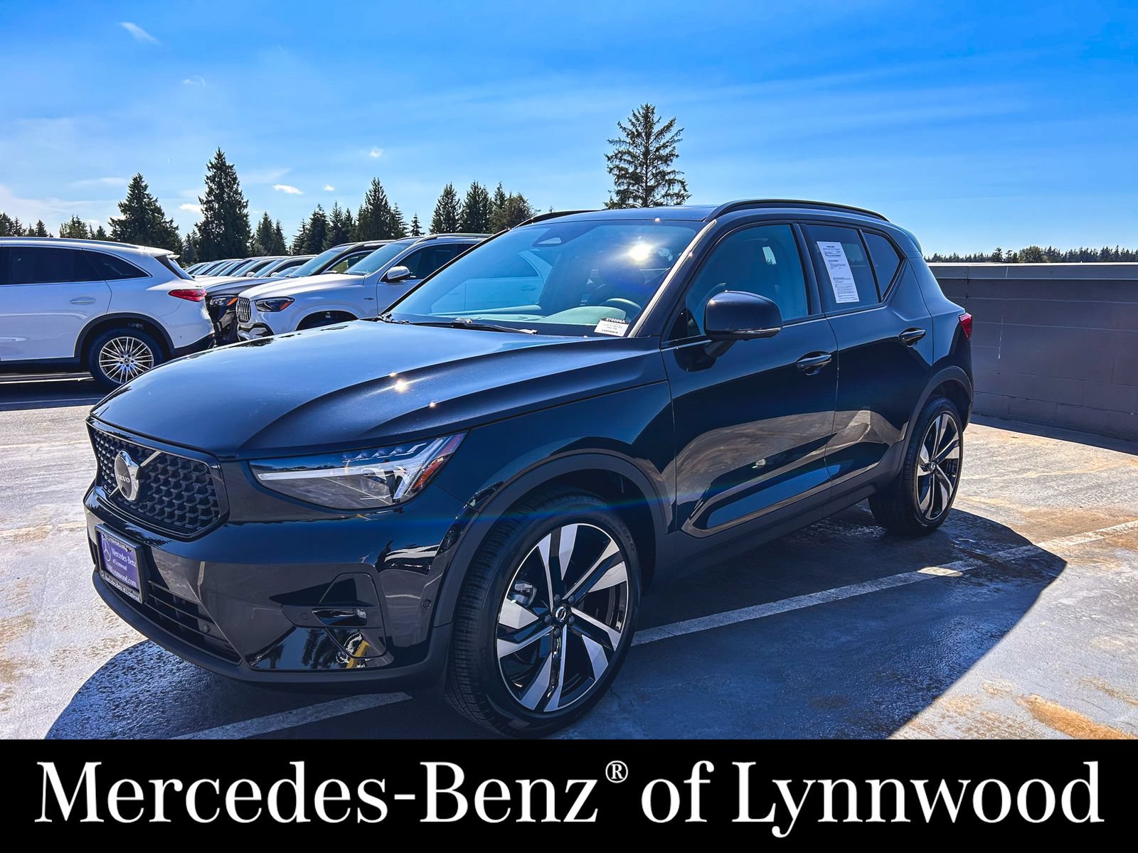 Used 2026 Volvo XC40 B5 Ultra w/ Protection Package Premier AWD/4WD image 4