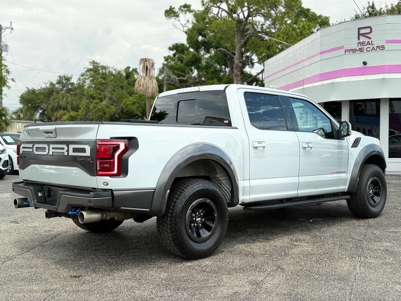 Used 2017 Ford F150 Raptor w/ Equipment Group 802A Luxury AWD/4WD image 9