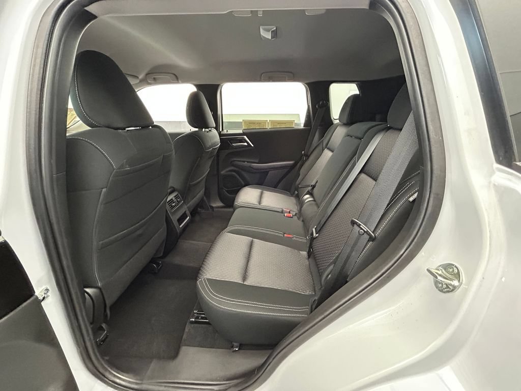 Used 2024 Mitsubishi Outlander ES FWD image 22