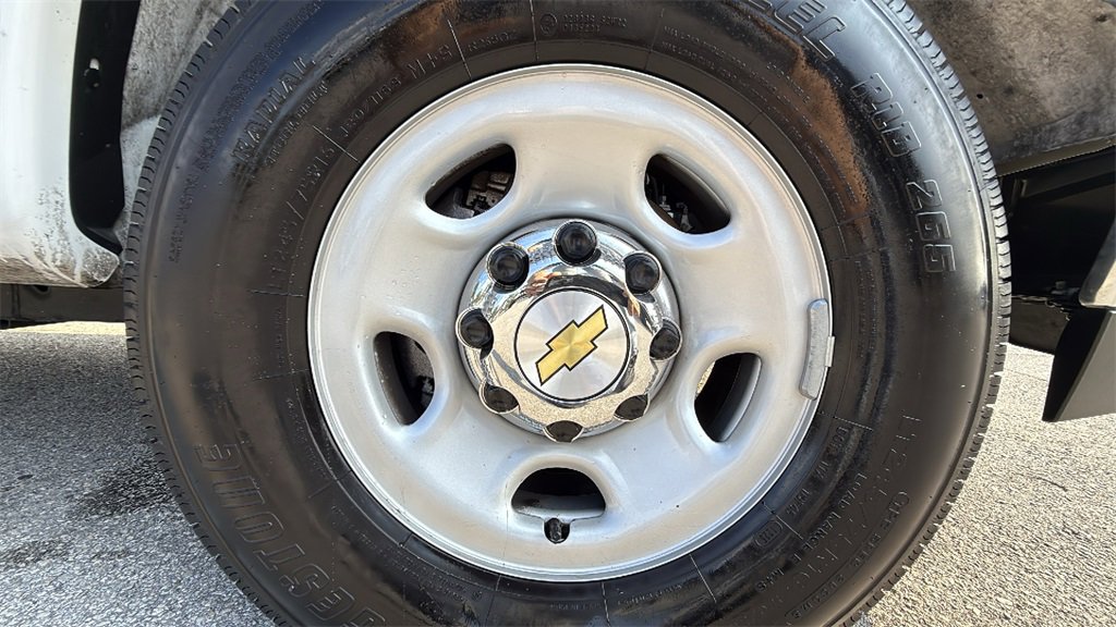 Used 2025 Chevrolet Express 3500 LT w/ LT Preferred Equipment Group image 32
