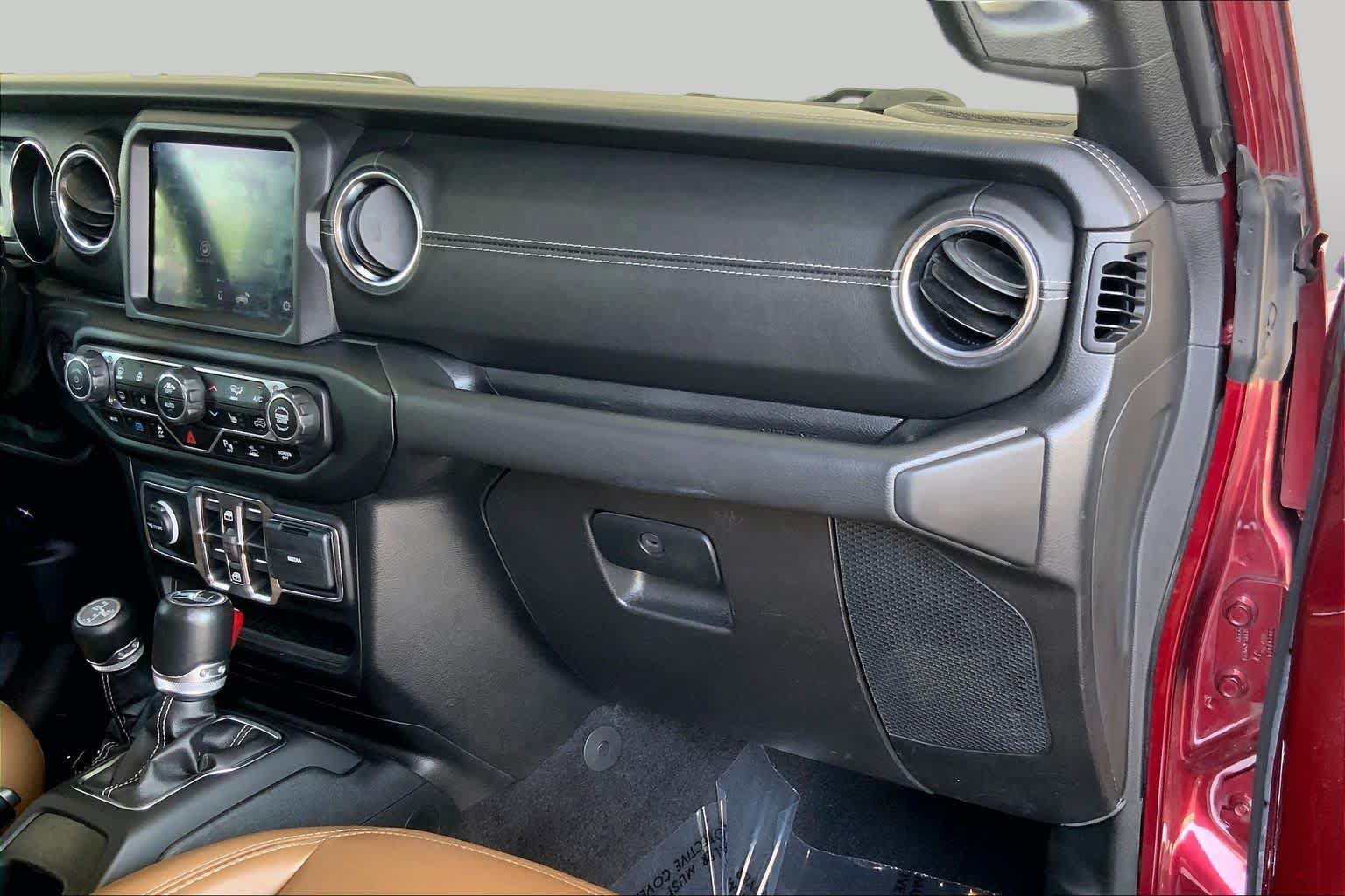 Used 2021 Jeep Wrangler Unlimited Sahara w/ Cold Weather Group AWD/4WD image 19