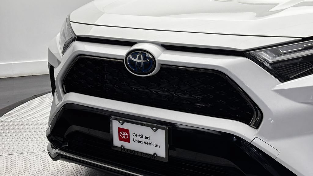 Used 2023 Toyota RAV4 SE w/ Weather & Moonroof Package AWD/4WD image 2